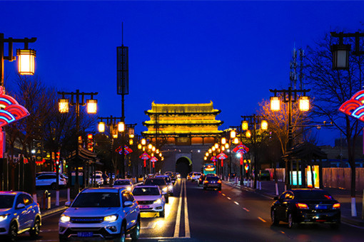 Lights set festive mood in Datong 