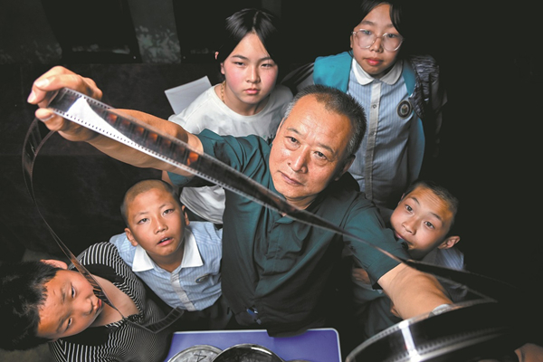 革命电影1_副本.jpg