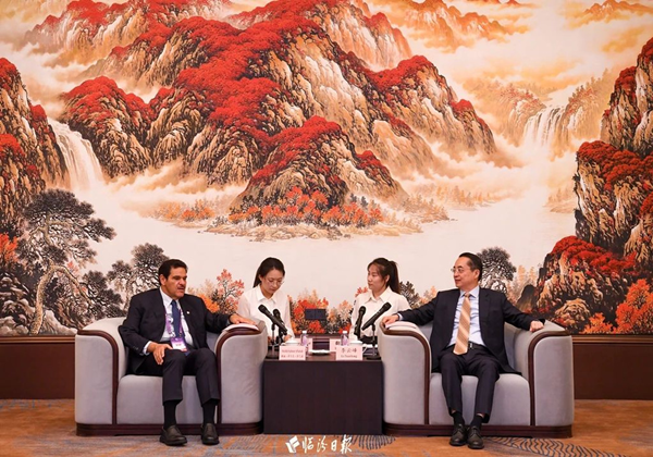 飞碟会见_副本.png