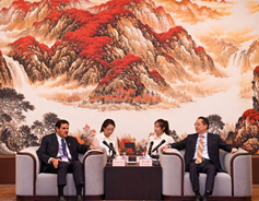 飞碟会见_副本2.png